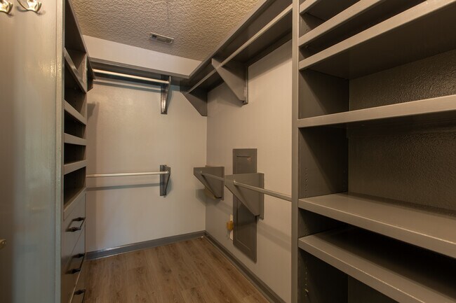 Building Photo - 13785 Herons Landing Way