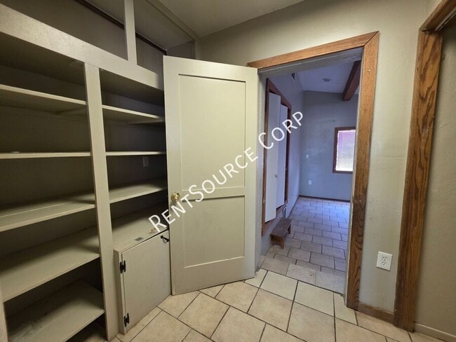 Building Photo - 750 CA-58