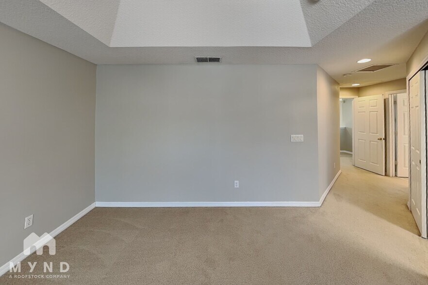 Building Photo - 1460 Travertine Terrace