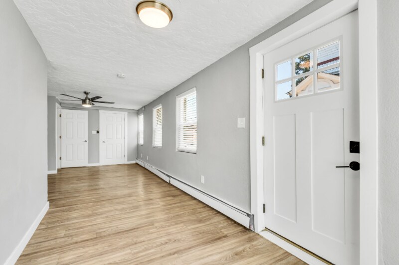 Building Photo - 825 12th St