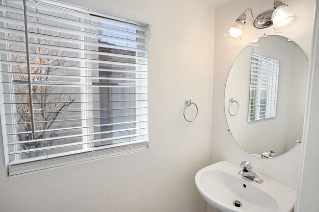 Building Photo - 3 Bed South Las Vegas Pool Home