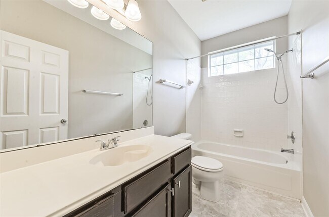 Building Photo - 15019 Trumpet Vine Ln