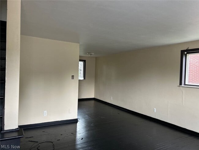 Building Photo - 2809 Sunset Blvd