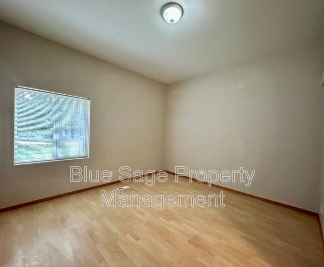 Building Photo - 1375 S Bagley Creek Rd