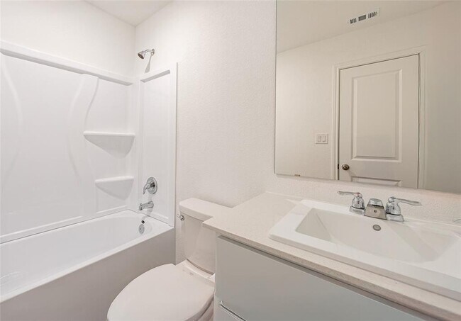 Building Photo - 240 Sambre St