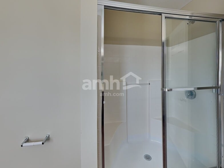 Building Photo - 924 Fresno St