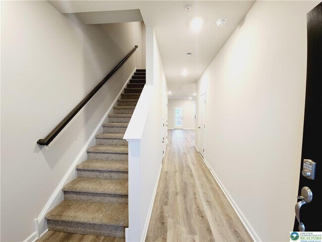 Building Photo - 1255 Susan Cir