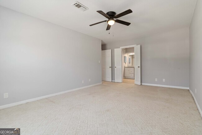 Building Photo - 46 Le Parc Fontaine