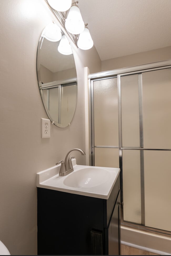 Building Photo - 225 Springfield Cir