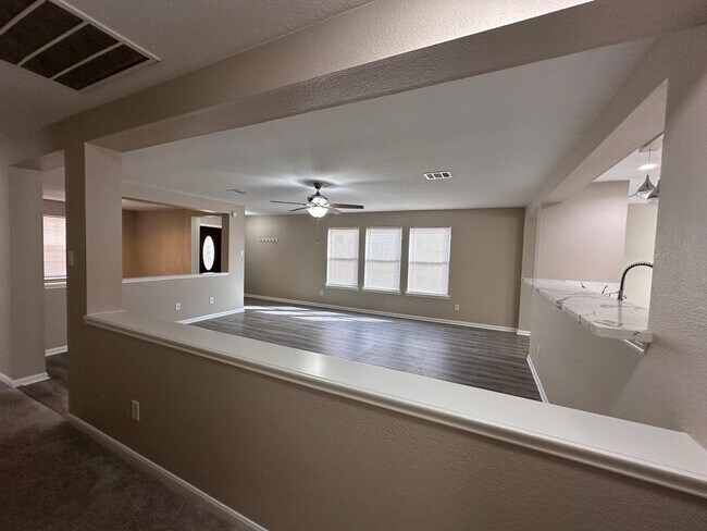 Building Photo - 8019 Eastpoint Blvd