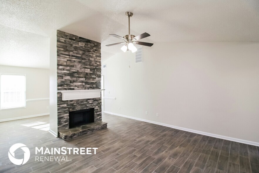 Building Photo - 10381 Commons Crossing