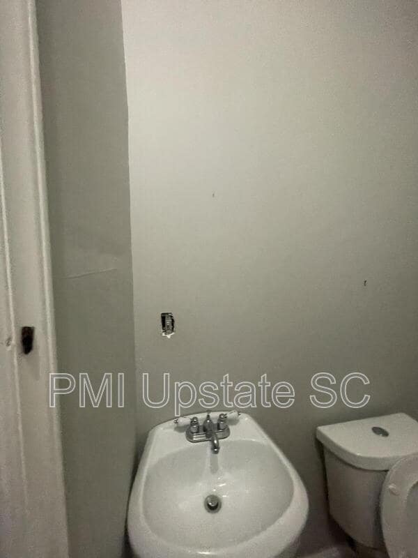 Building Photo - 181 N Fairview Ave