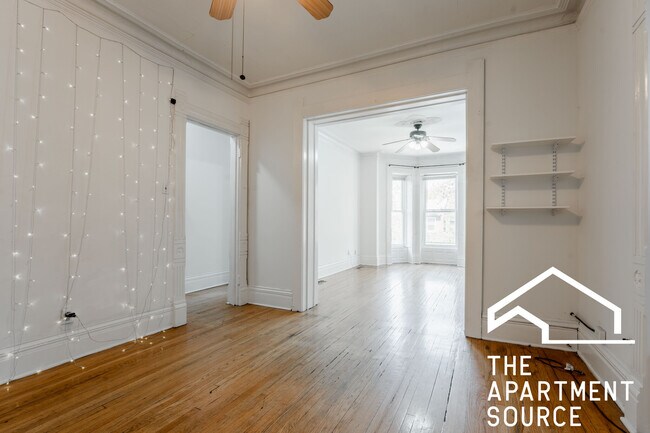 Building Photo - 241 W Scott St