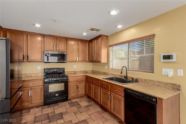 Building Photo - 179 Redwood Pond Dr