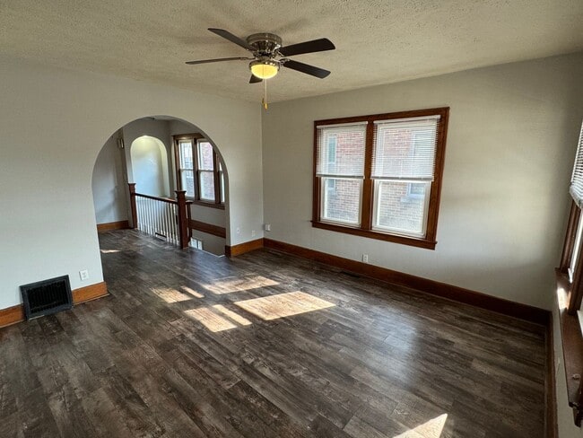 Building Photo - 1614-1616 S 4th St