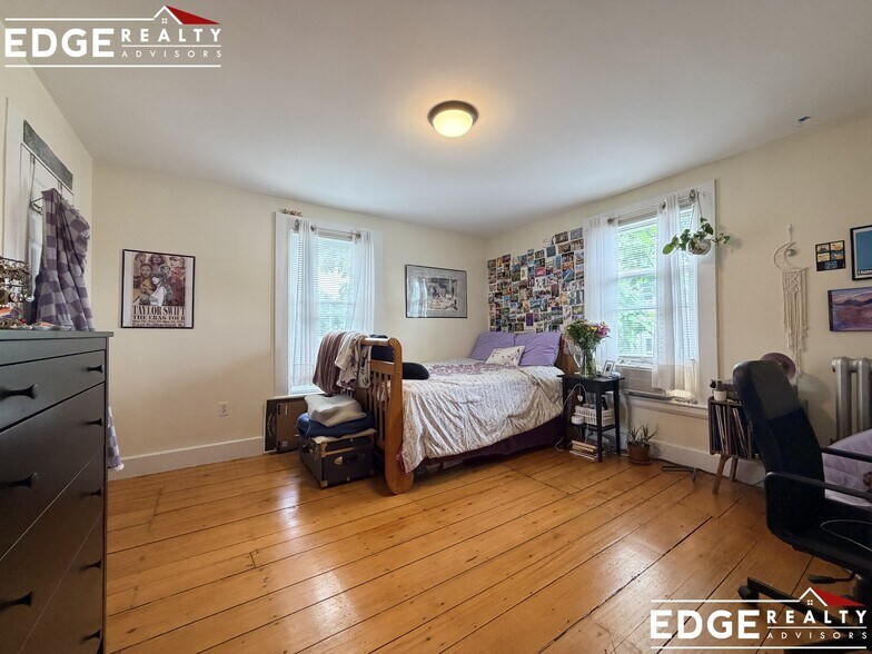 Building Photo - 24 Eastburn St