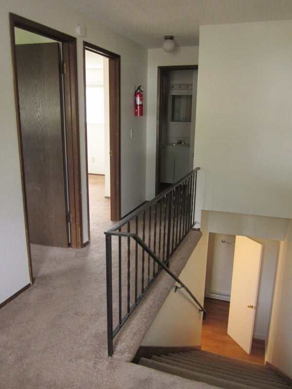 Building Photo - 646-08