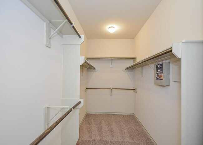 Building Photo - 2414 Argos Dr