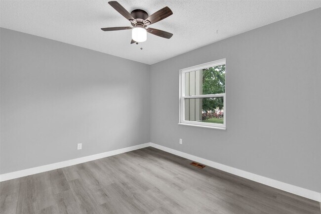 Building Photo - 13351 Hiddencrest Ln