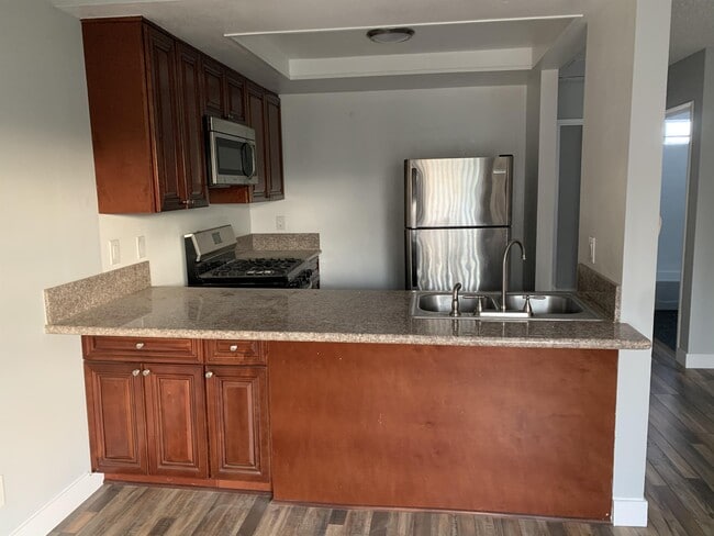 Building Photo - 1243 Fedora St