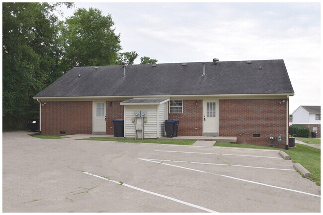 Building Photo - 105 Oakmont Ln
