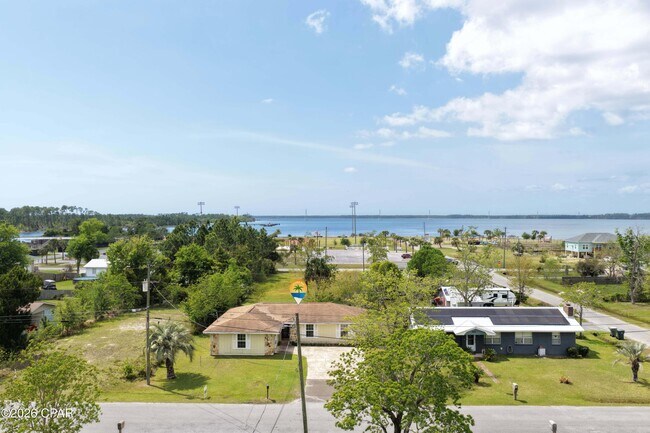 Building Photo - 404 Missouri Ave