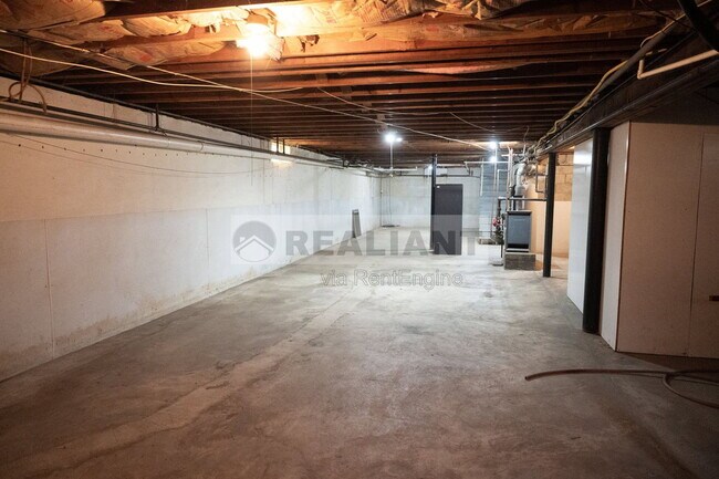 Building Photo - 517 N 3rd St