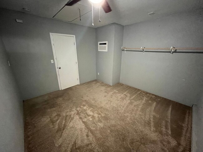 Building Photo - SW Visalia Home coming soon!!