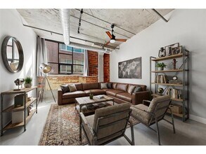Building Photo - 718 N Washington Ave