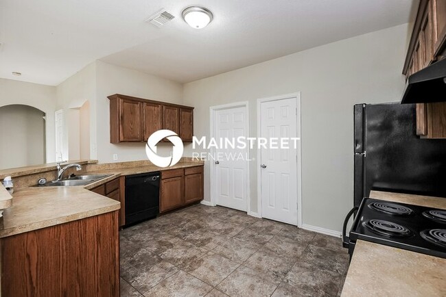 Building Photo - 3 Bedroom Pet-Friendly Home in Crowley, TX with Main Street Renewal