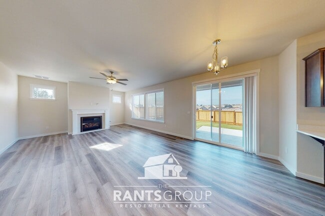 Building Photo - Beautiful Steilacoom Ridge Home! Easy freeway access!