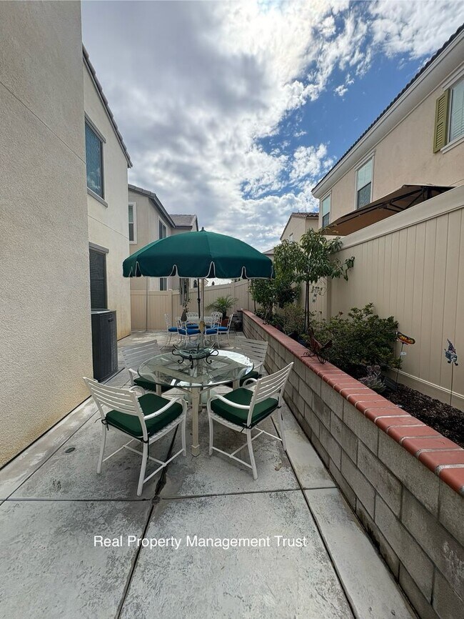 Building Photo - Meticulously Cared for Condo for Rent