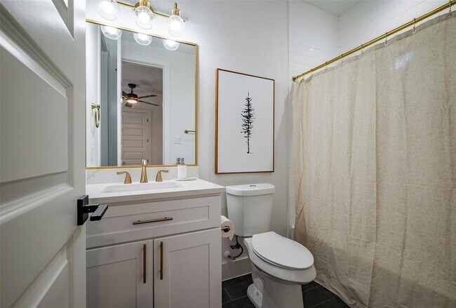 Building Photo - 1305 E 27th St