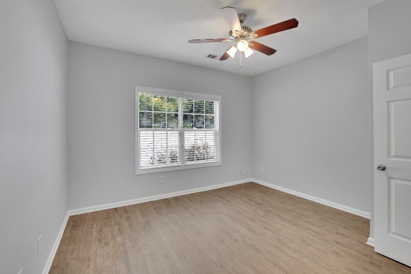 Building Photo - 13491 Spring View Dr