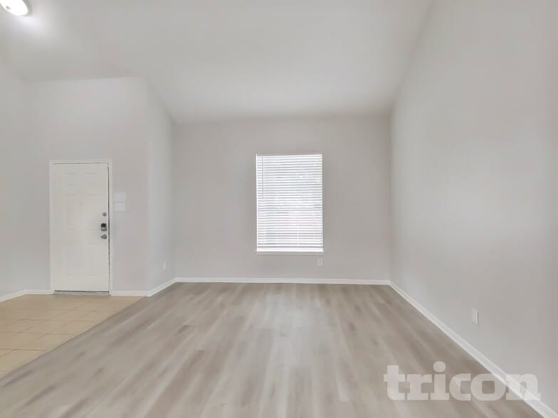 Building Photo - 21526 Lovis Way