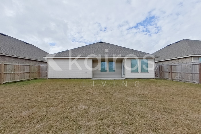 Building Photo - 129 SANTIAGO COURT