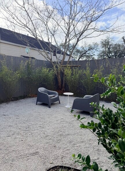 Outdoors - 3012 Castiglione St