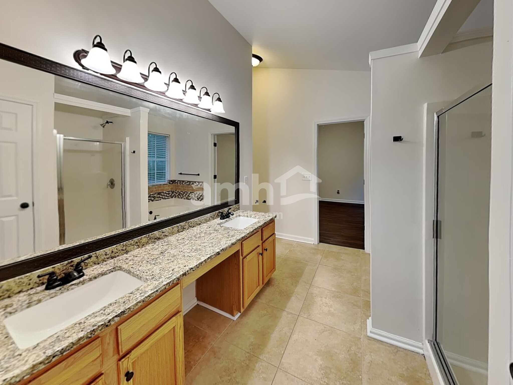 Building Photo - 1421 Juniper Hills Ln
