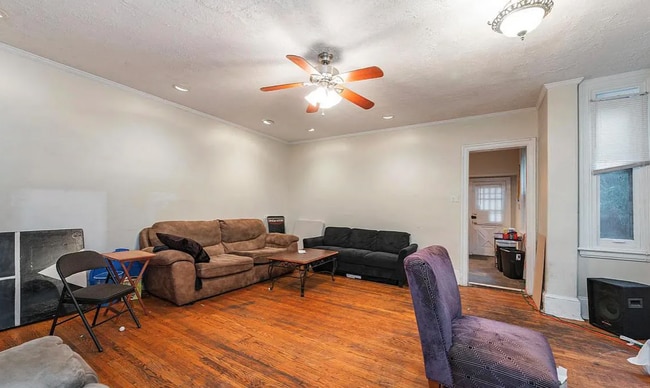 Building Photo - 413 N 33rd St