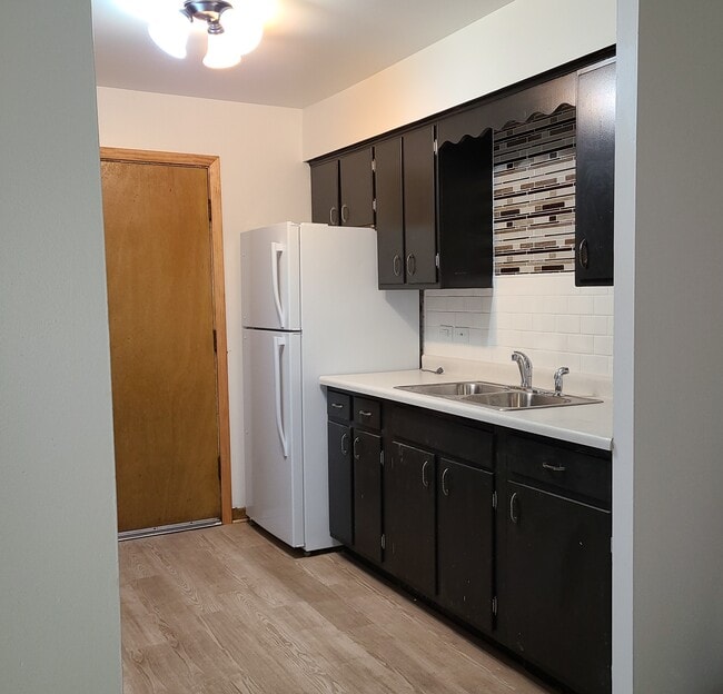 Kitchen - 317 N Harvard Ave