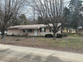 Building Photo - 101 Buffalo St