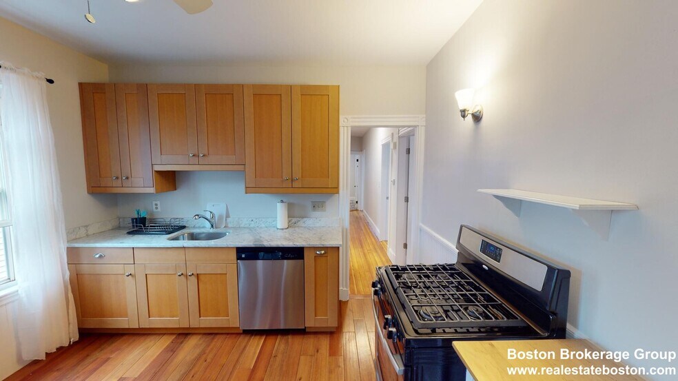 Primary Photo - 26 Taft St