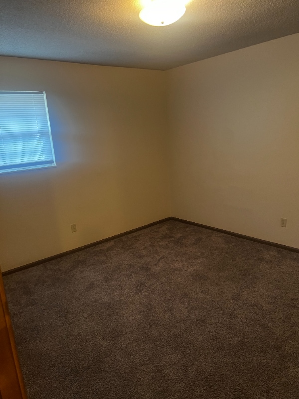 Building Photo - 2309 Southridge Dr