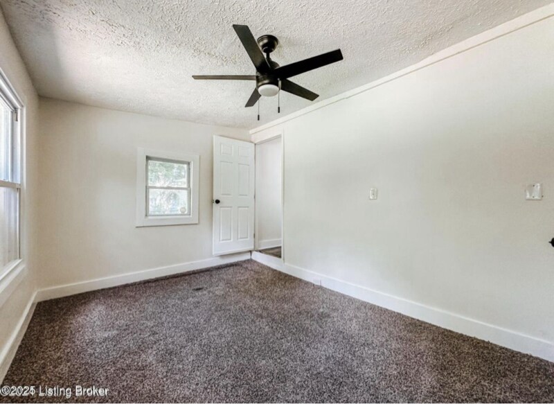 Building Photo - 3107 Greenwood Ave