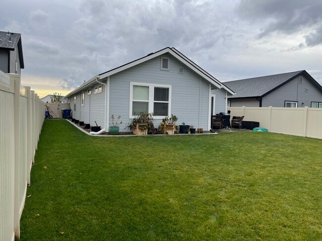 Building Photo - 17906 Hensley Ridge Pl