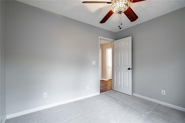 Building Photo - 225 Hawkins Farm Cir