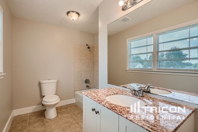 Building Photo - 455 Huntington Dr