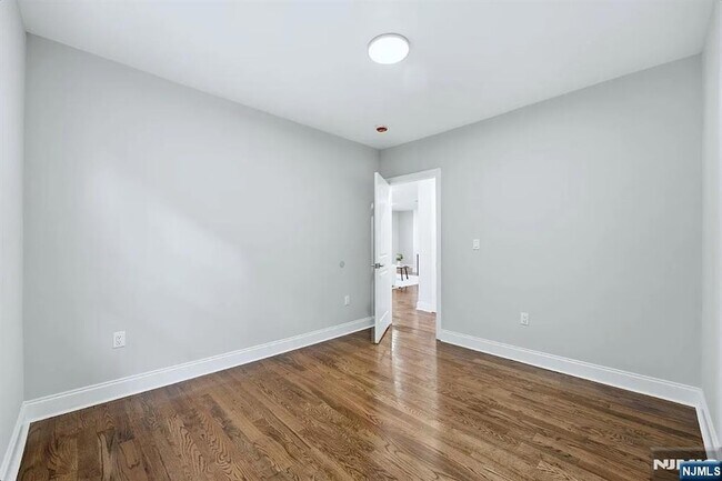 Building Photo - 46 Eppirt St