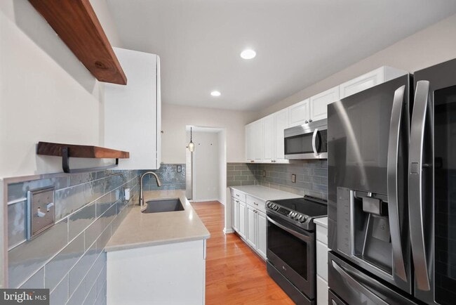 Building Photo - 2921 Lexington Ct