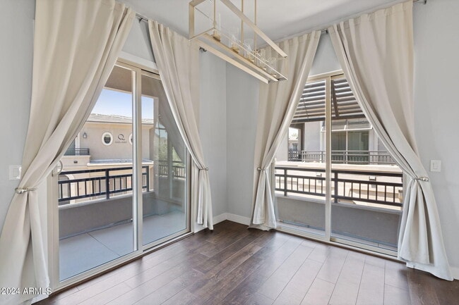 Building Photo - 6565 E Thomas Rd